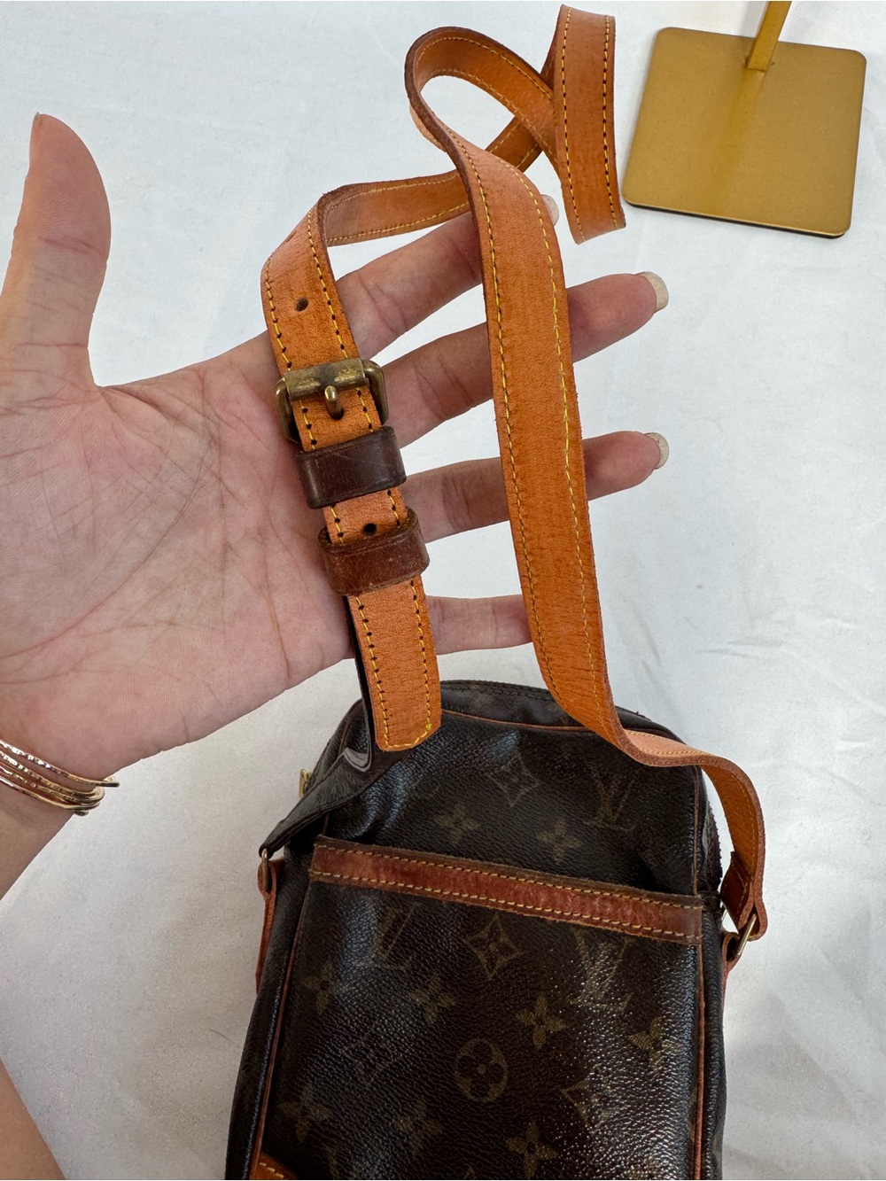 Louis Vuitton Danube Vintage Monogram Messenger Crossbody with Tan Trim - Picture 9 of 10